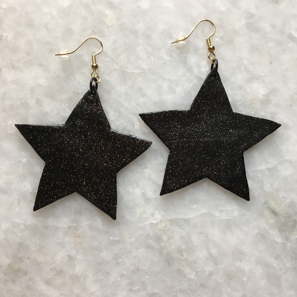 Large Black Stars with gold glitter accents handcrafted statement earrings ✨⭐️🖤 - Picture 10 of 13